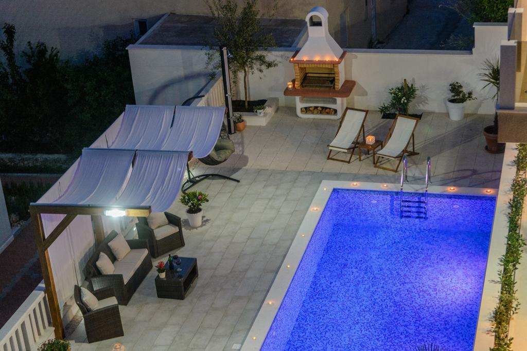 Apartments Villa Atlantis Trogir Exterior foto