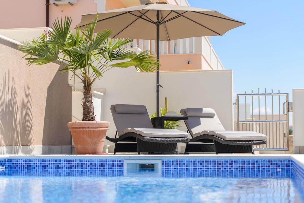 Apartments Villa Atlantis Trogir Exterior foto