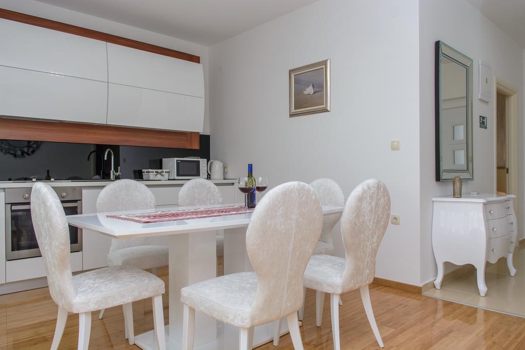 Apartments Villa Atlantis Trogir Exterior foto