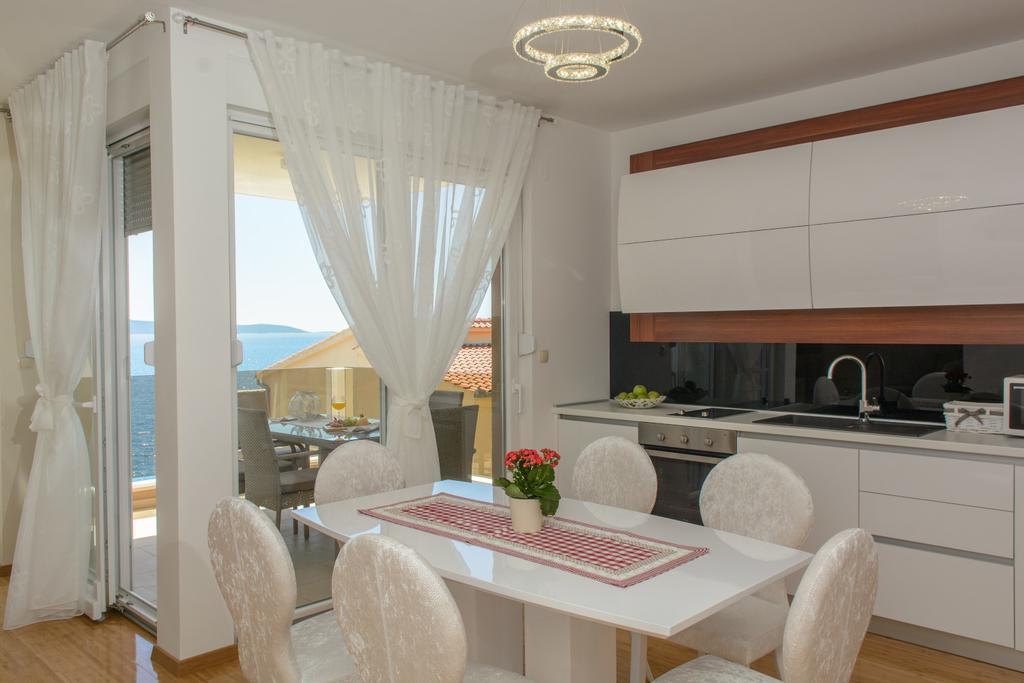 Apartments Villa Atlantis Trogir Exterior foto