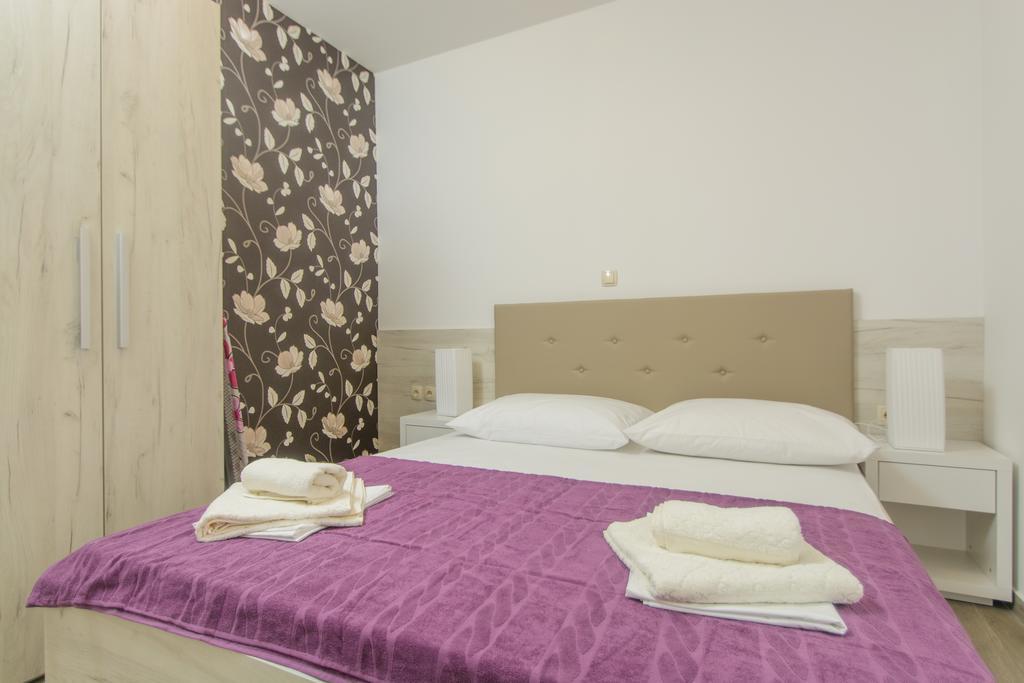 Apartments Villa Atlantis Trogir Exterior foto