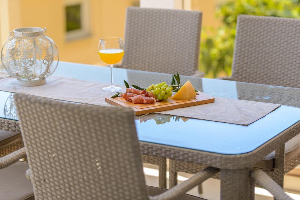 Apartments Villa Atlantis Trogir Exterior foto