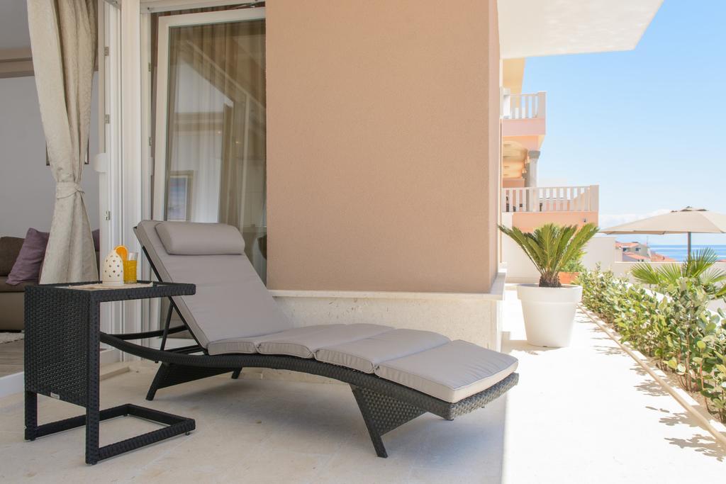 Apartments Villa Atlantis Trogir Exterior foto